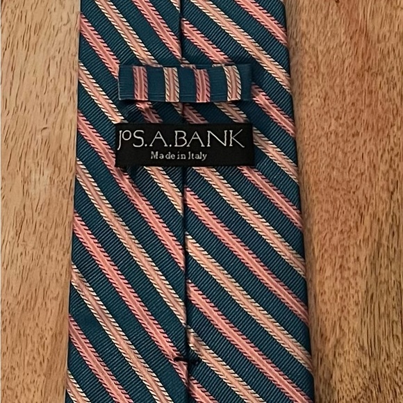 JOSEPH A. BANK MEN’S GREEN, PINK, & CREME 100% SILK NECKTIE/PRE-OWNED/ACCLAIMED! - Picture 2 of 2